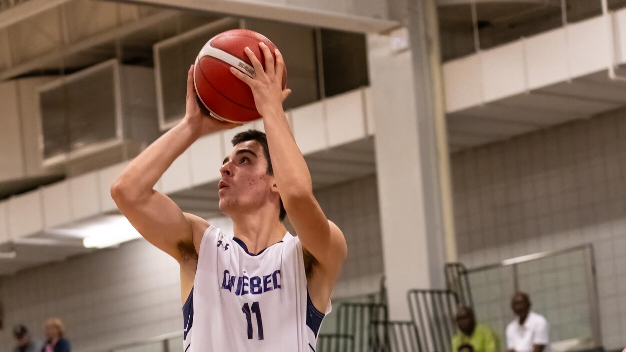 Un Abitibien parmi les beaux espoirs du basket au Québec RadioCanada