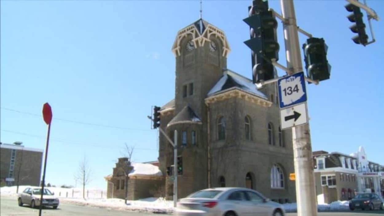 Le bureau de poste historique de Bathurst n'est pas menacé ICI Radio