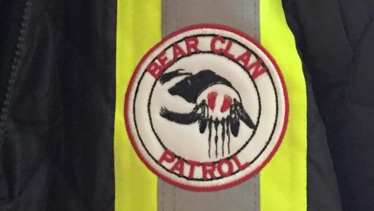 Le logo de la patrouille communautaire Bear Clan sur lequel on peut distinguer un ours.