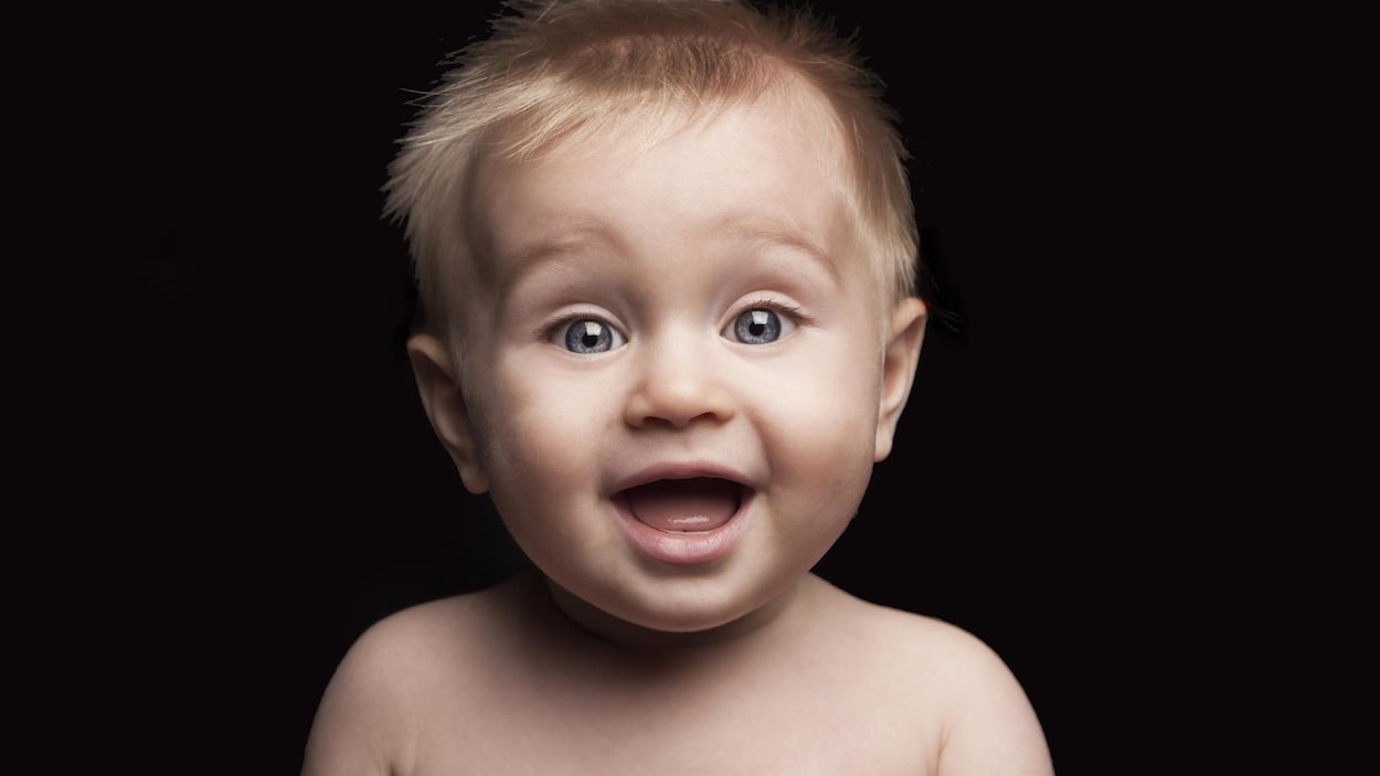 Un petit garçon. Un petit garçon.