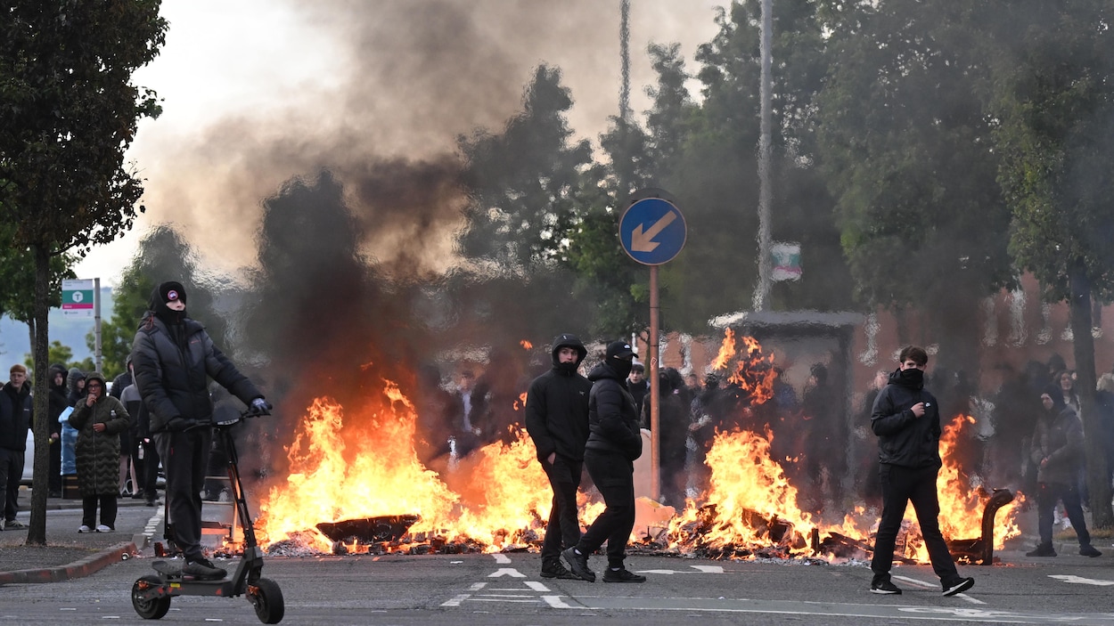 Violents incidents lors de manifestations anti-immigration à Belfast