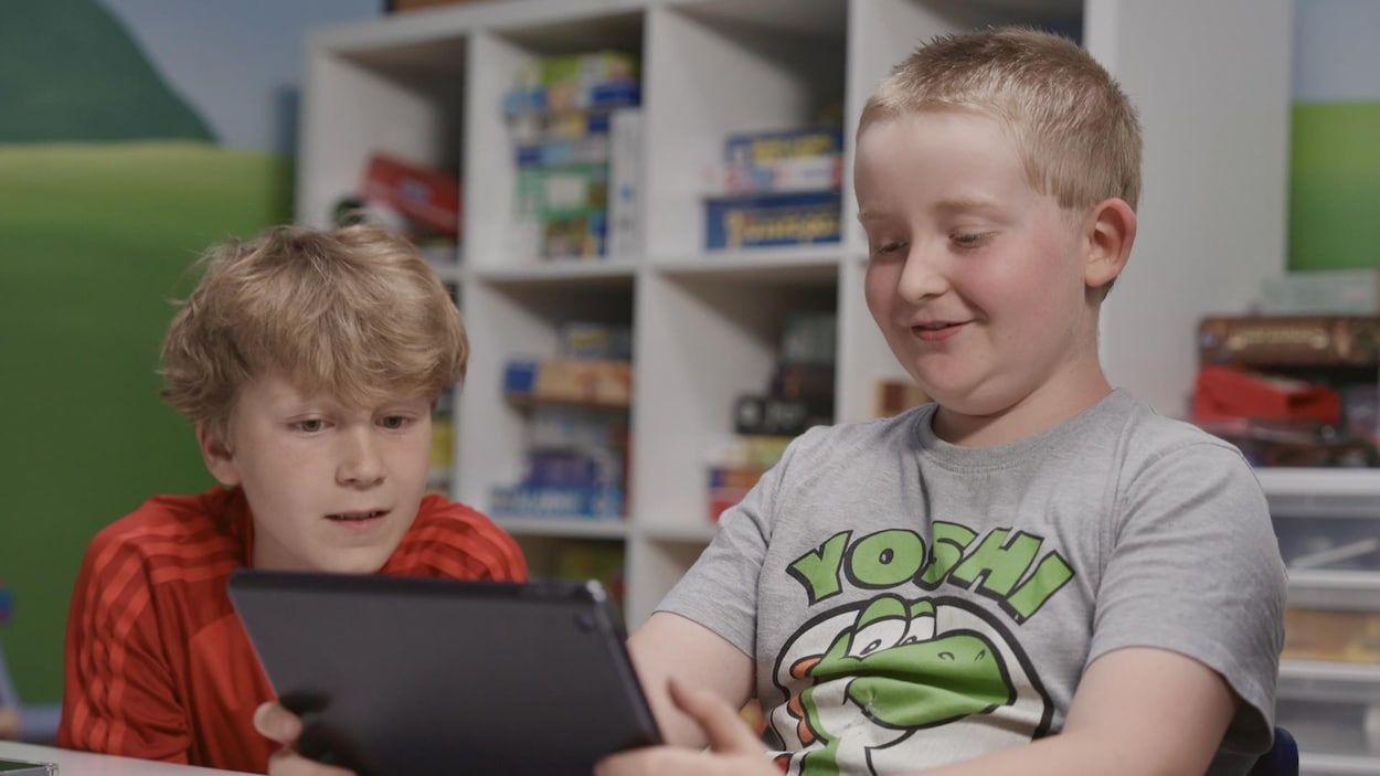 Des jeux mobiles pour enfants truffés de simulations de loterie