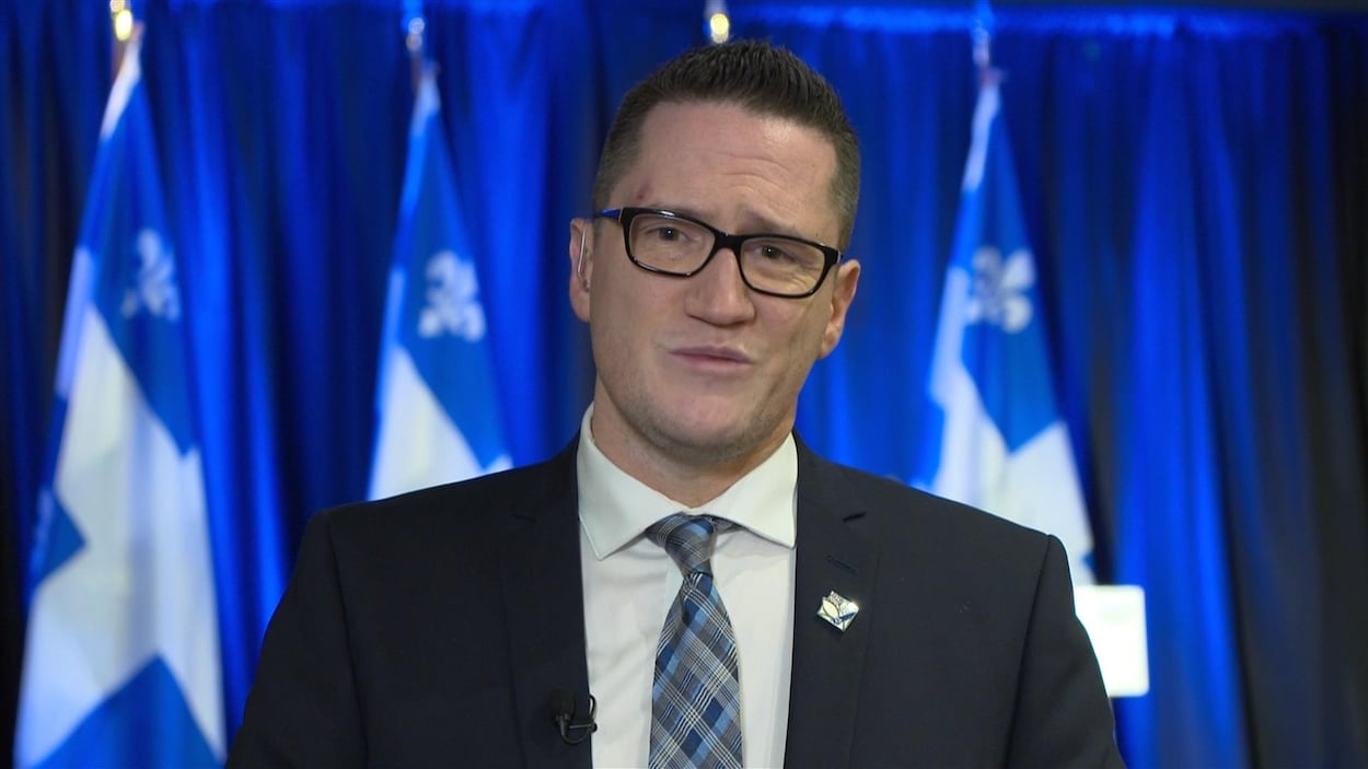 M. Charette en entrevue avec Patrice Roy.