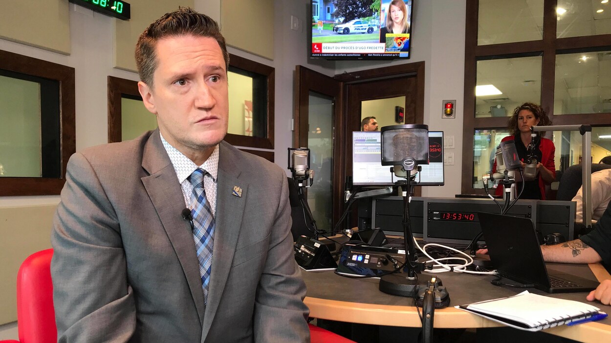 Benoit Charette en entrevue dans nos studios de Rouyn-Noranda.