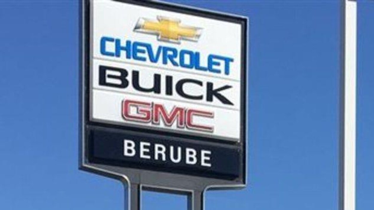 L'affiche de Bérubé GM, à Rivière-du-Loup. L'affiche de Bérubé GM, à Rivière-du-Loup.
