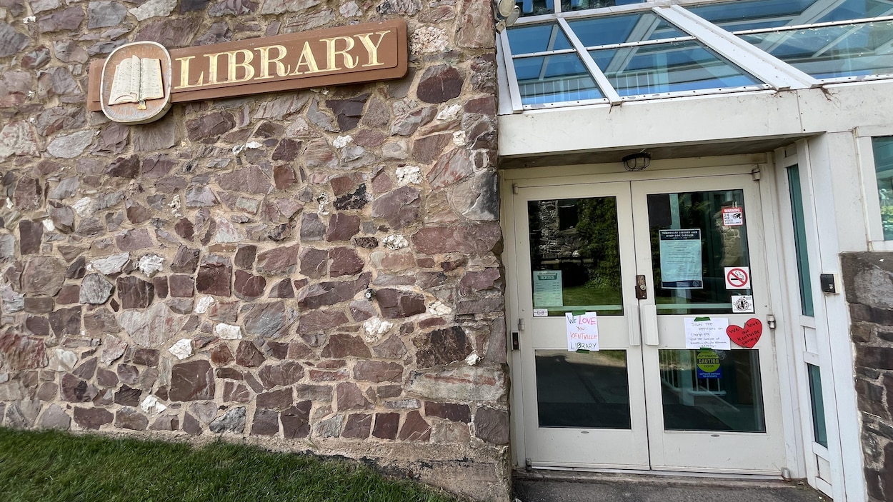 Des citoyens se mobilisent contre la fermeture de leurs bibliothèques publiques