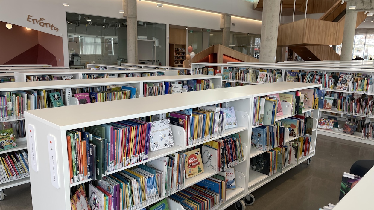 Achalandage important et infiltrations d’eau à la bibliothèque Lucy-Faris