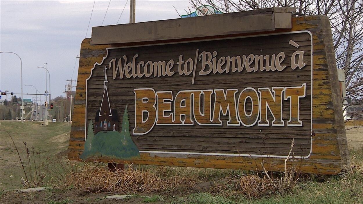 Une enseigne accueille les visiteurs à leur arrivée à Beaumont. Une enseigne accueille les visiteurs à leur arrivée à Beaumont.