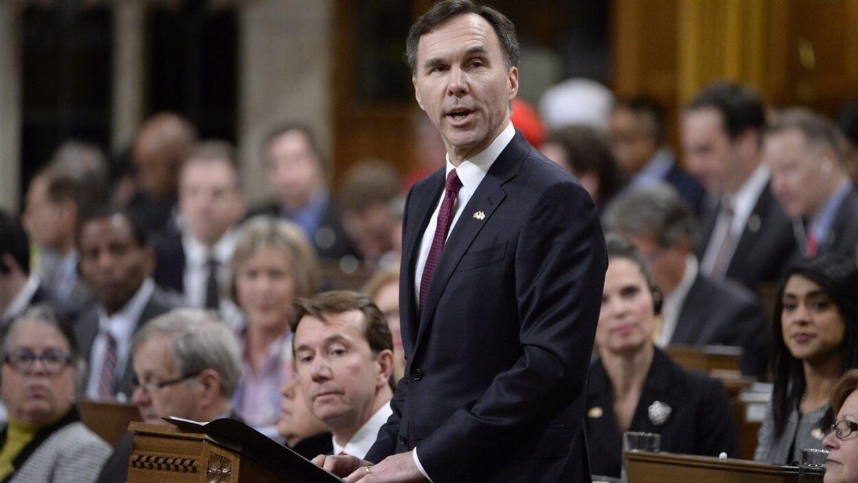 Le ministre fédéral des Finances, Bill Morneau, présente son budget 2016