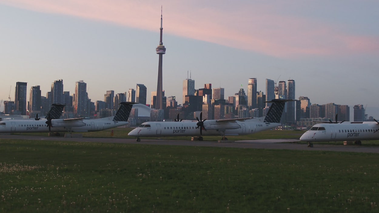 Billy Bishop : Mark Carney n’exclut pas, un jour, l’arrivée des avions à réaction