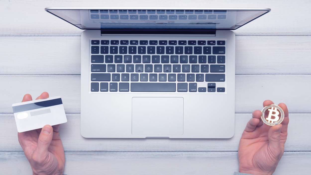 Vous avez bien profité des bitcoins? Le fisc vous attend! | Radio-Canada