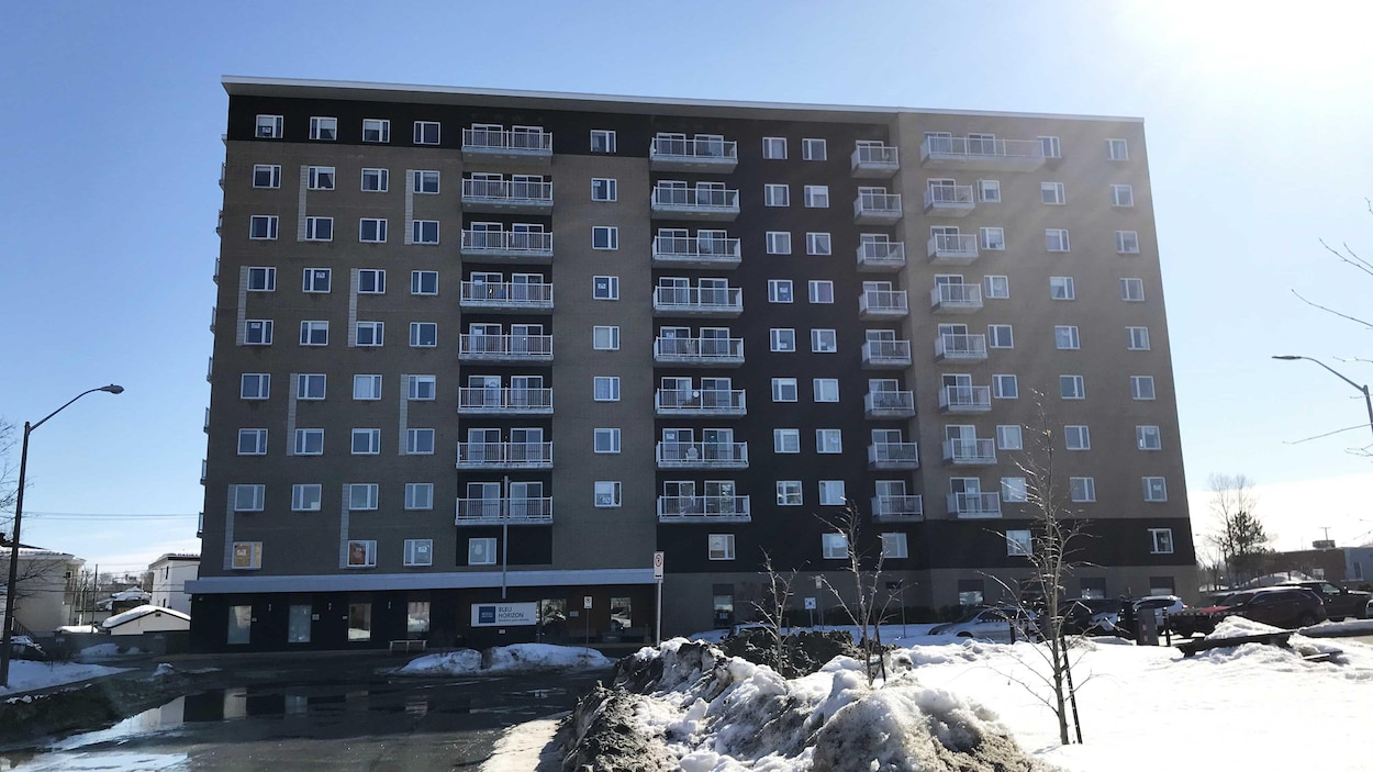 Confinés dans leur appartement, des résidents de Bleu Horizon se font