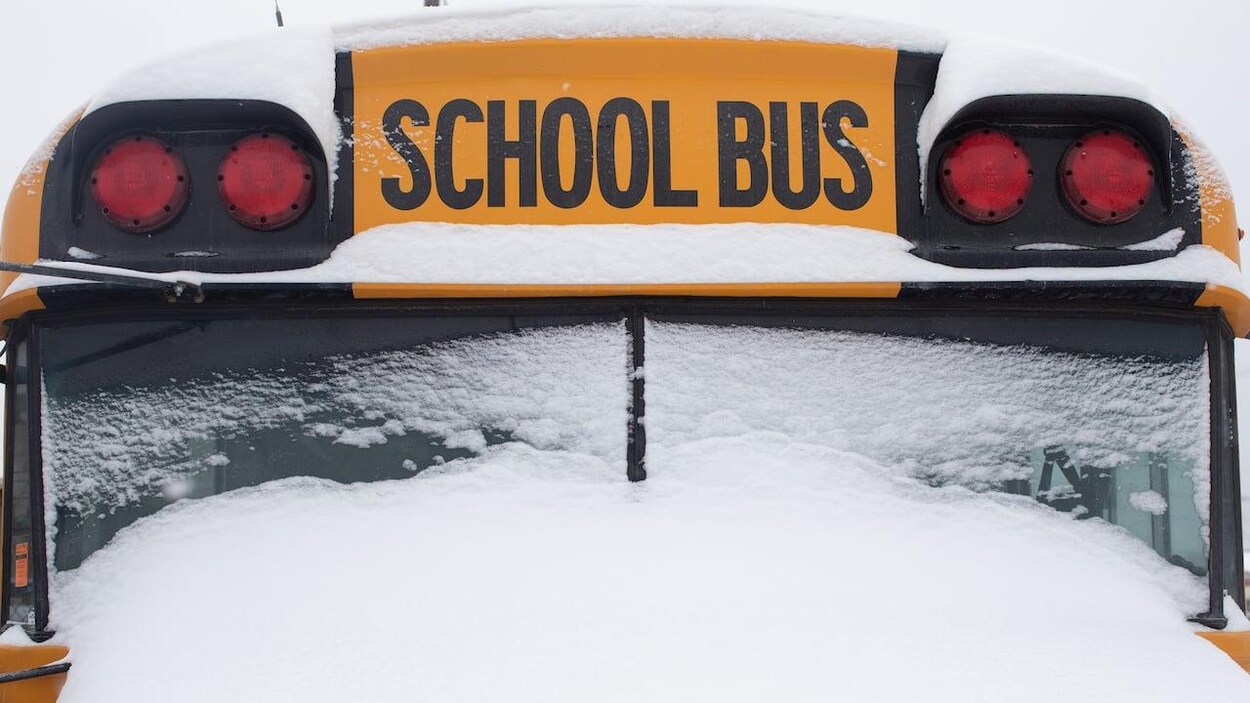 Pourquoi les autobus sont-ils annulés à Ottawa et pas en Outaouais?