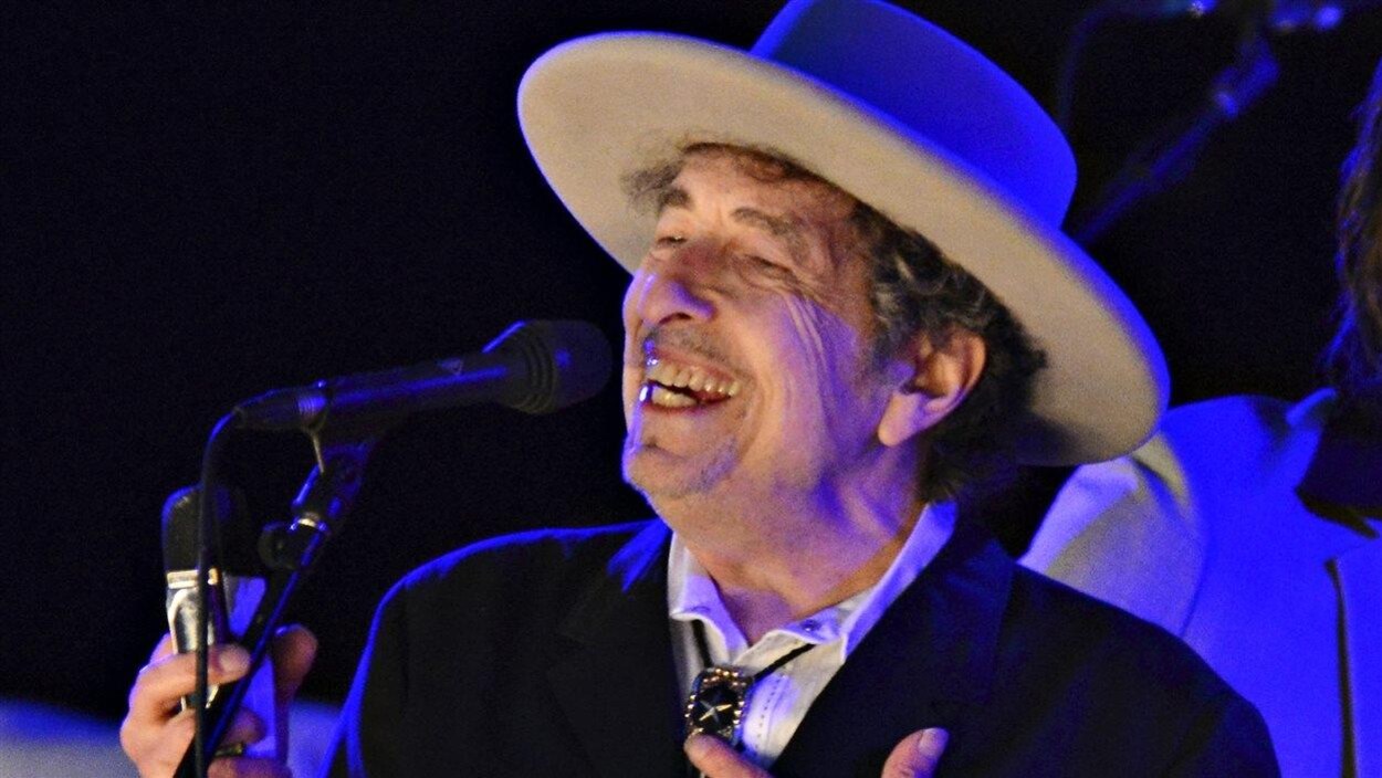 Bob Dylan, lors d'un festival de musique à Kent, en 2012. Bob Dylan, lors d'un festival de musique à Kent, en 2012.