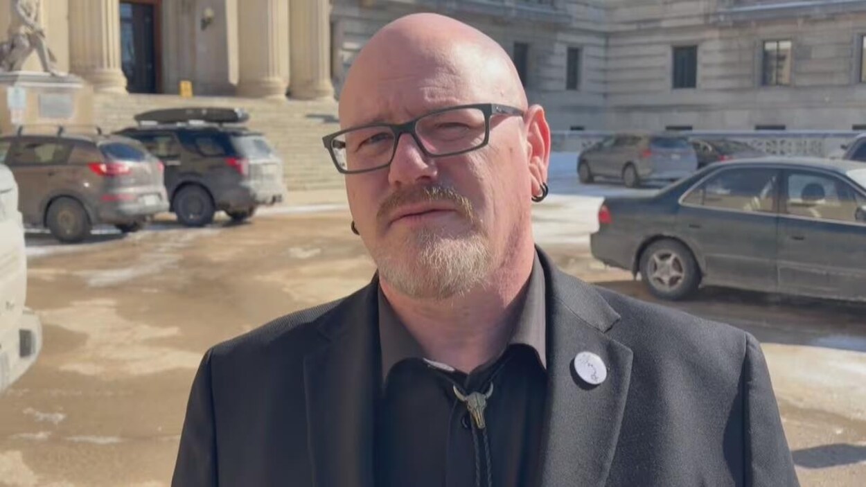 Départ de Bob Lagassé du caucus PC : des réactions partagées dans Chemin-Dawson