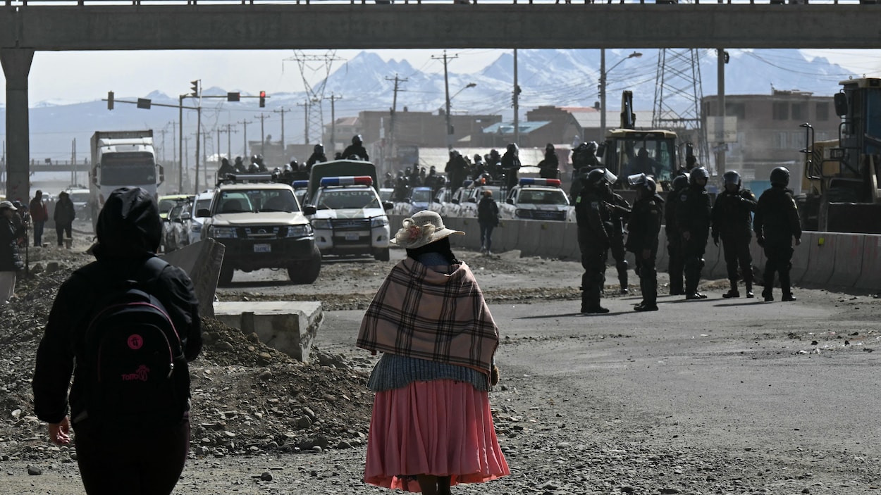 Bolivie : premiers affrontements entre police et paysans sous état d’exception