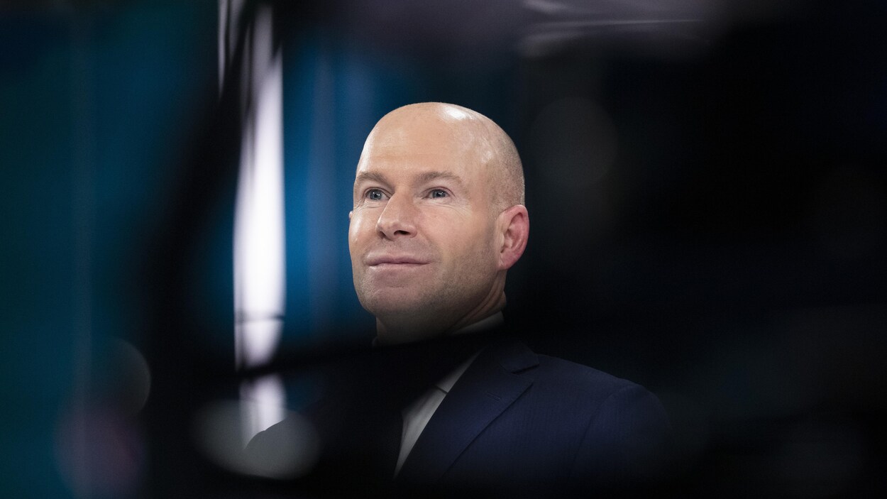 Alain Bellemare sur le plateau d'« En direct avec Patrice Roy ».