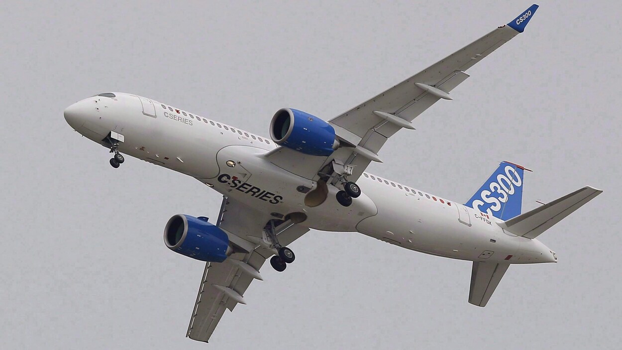 Un avion de la C Series en démonstration au salon aéronautique Le Bourget, en France.