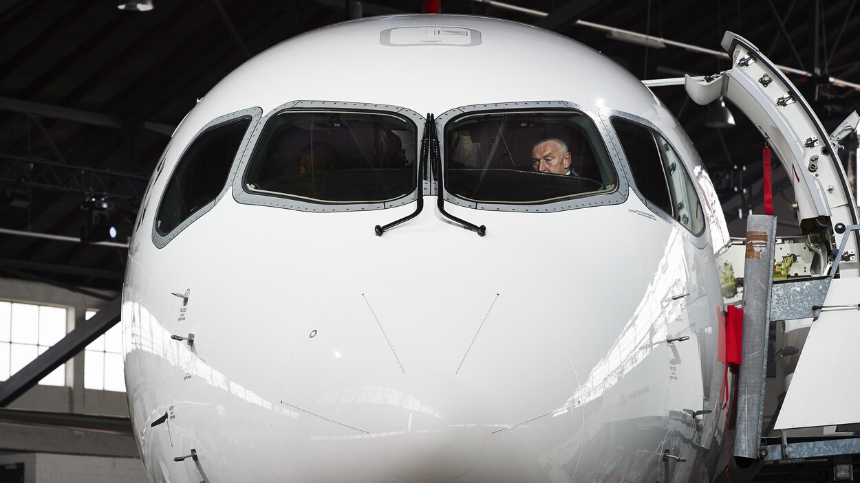 Nez d'un appareil A220.