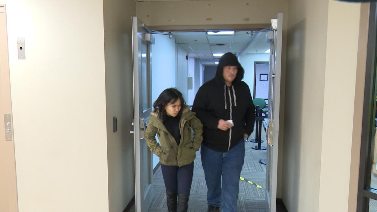 Le couple sortant du palais de justice.