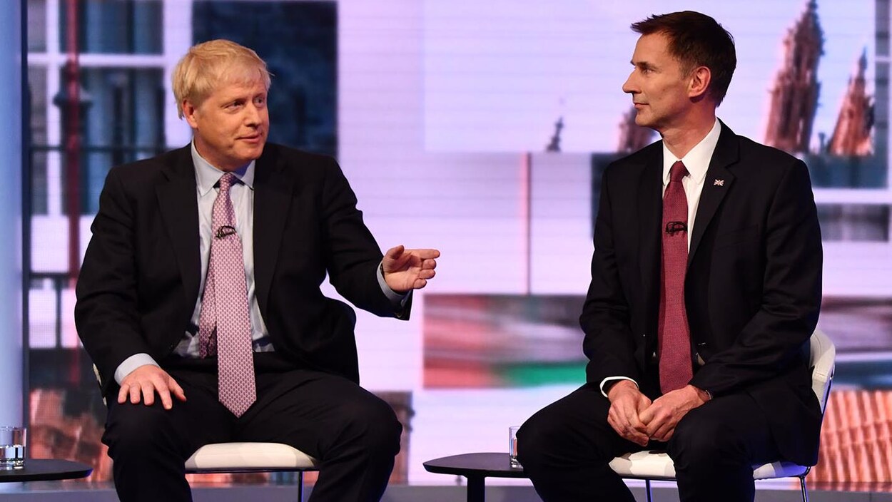 Boris Johnson et Jeremy Hunt lors d'un débat télévisé sur les ondes de la BBC le 18 juin 2019.