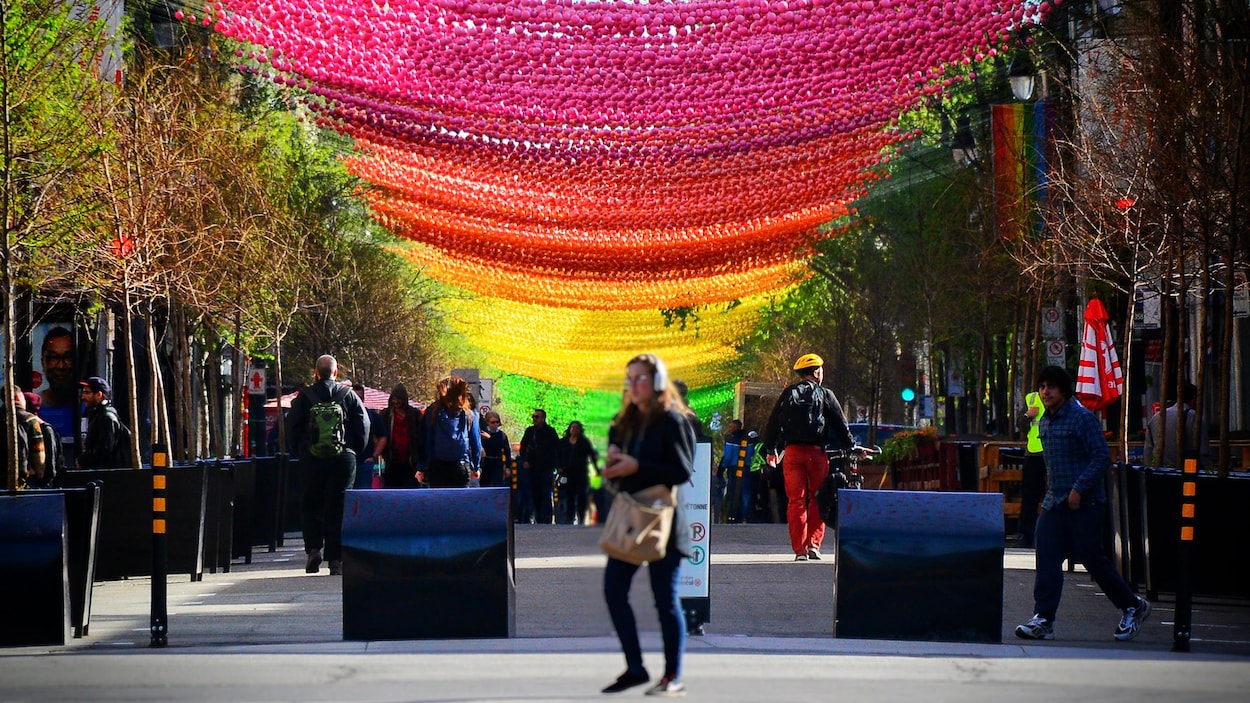 Les emblématiques boules colorées seront de retour dans le Village de Montréal