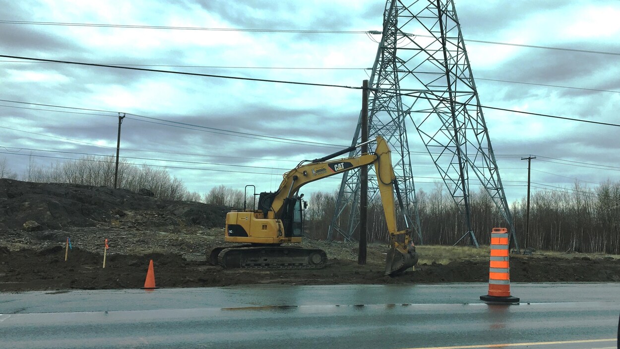 Des travaux sont en cours sur le boulevard Saguenay, à Rouyn-Noranda. Des travaux sont en cours sur le boulevard Saguenay, à Rouyn-Noranda.