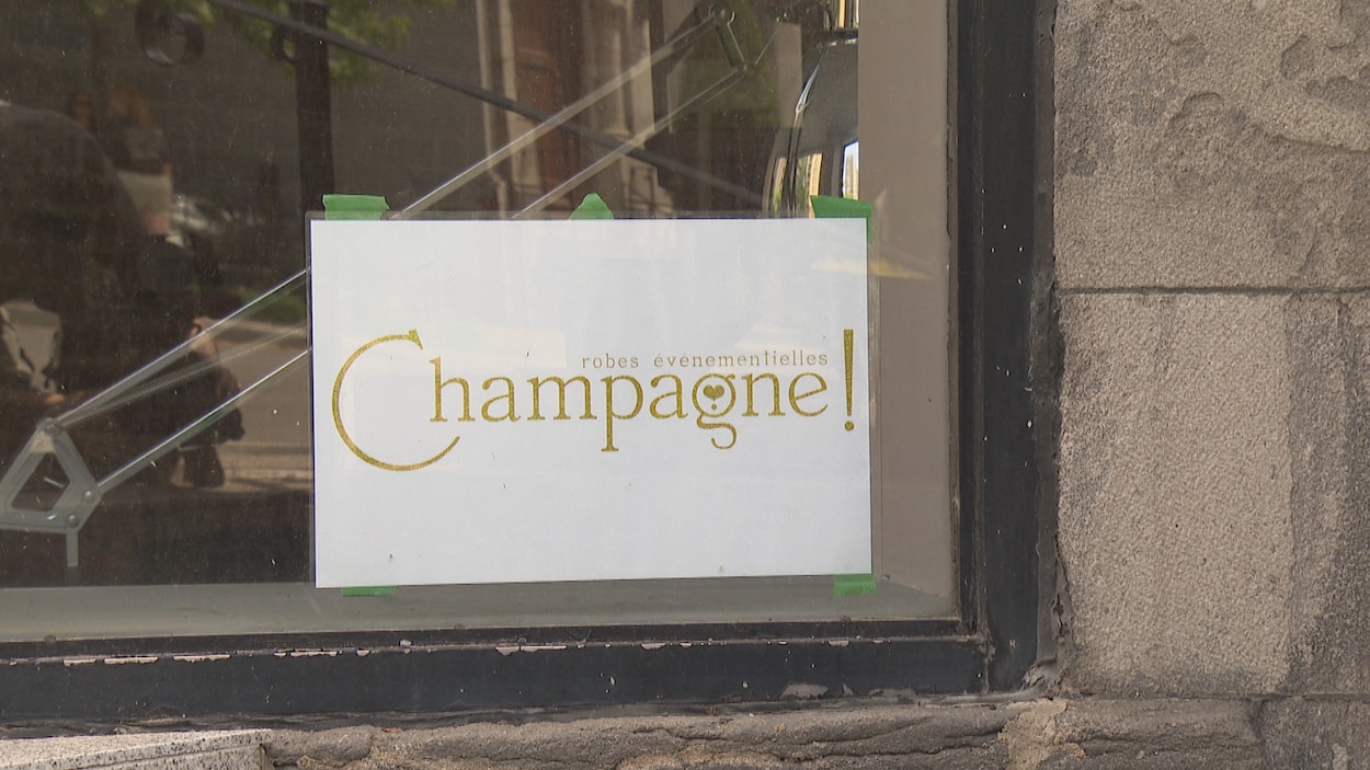 Des clientes sans robe ni remboursement après la fermeture des boutiques Champagne!