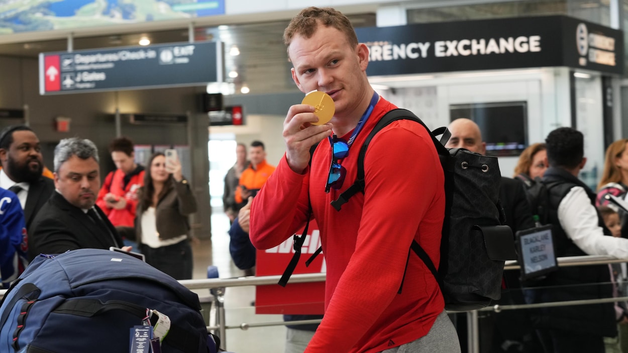 Les Sens ne voulaient pas échanger Brady Tkachuk
