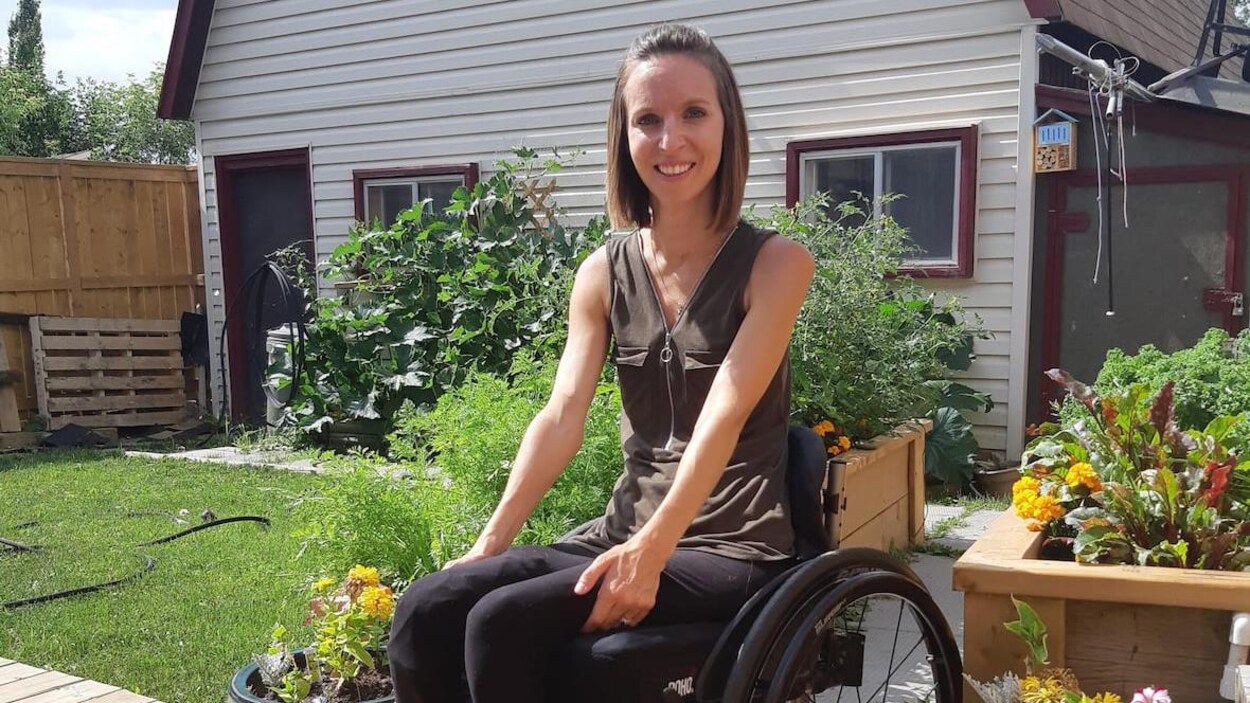 Brandice Lorch dans son jardin.