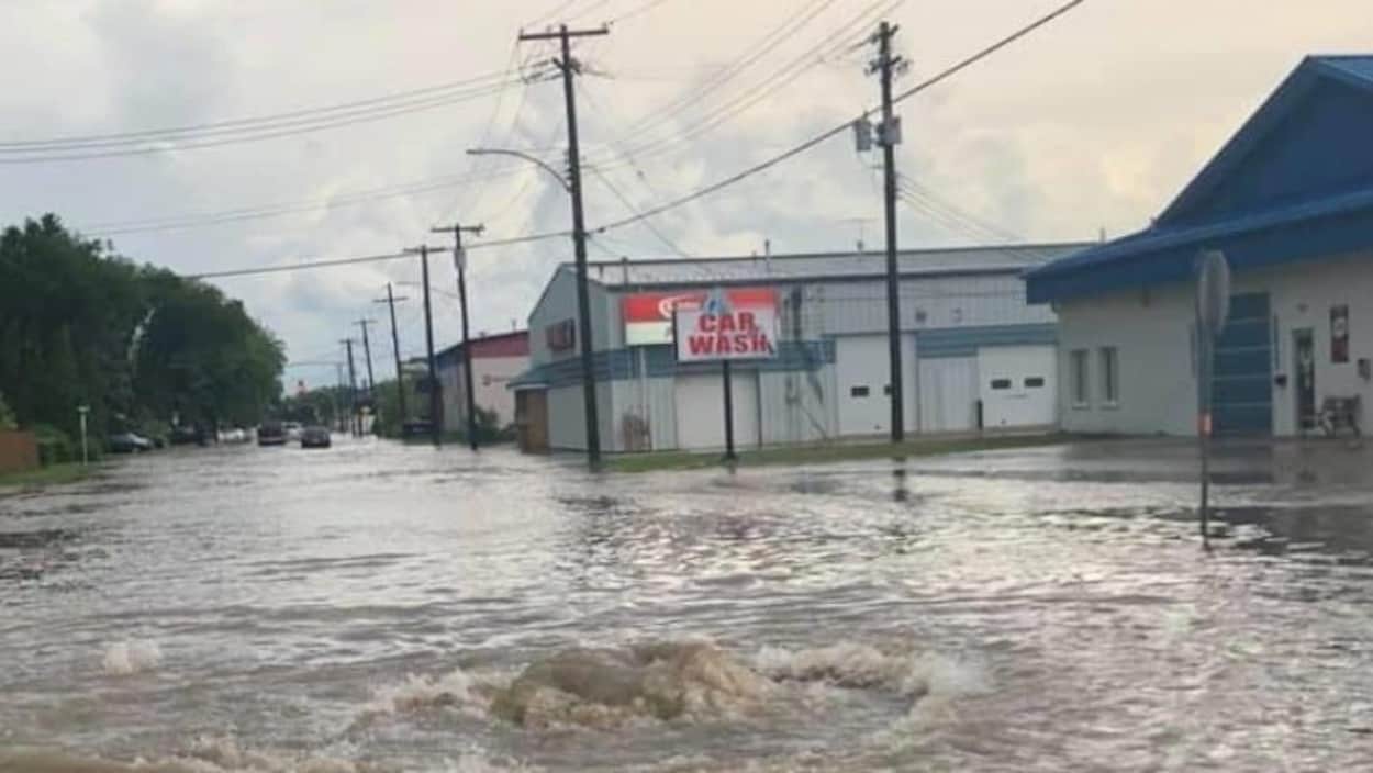 Une rue inondée.