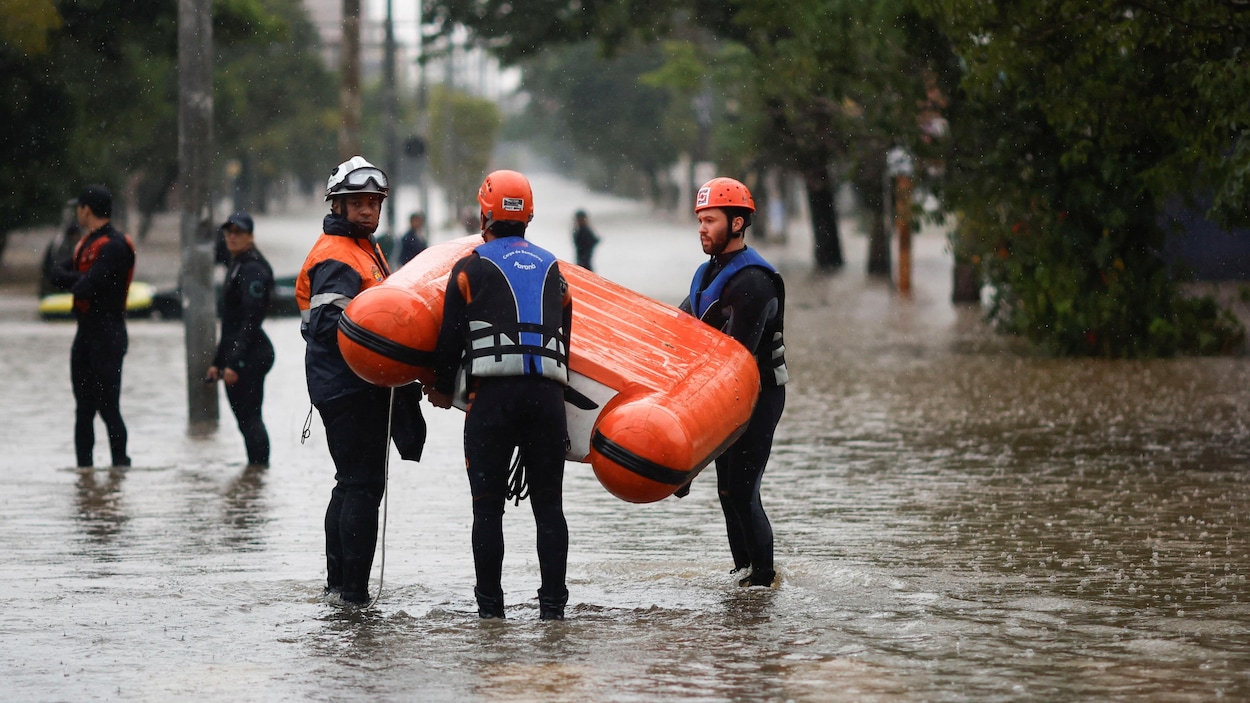 Enchentes no Brasil: ajuda no trabalho apesar das novas chuvas