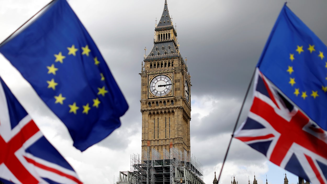 Les discussions sur les termes du Brexit ont lieu dans un contexte politique difficile à Londres. Les discussions sur les termes du Brexit ont lieu dans un contexte politique difficile à Londres.