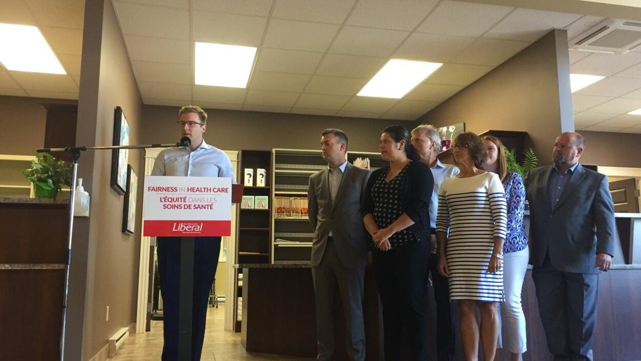 Brian Gallant fait une annonce électorale sur la santé à Moncton.