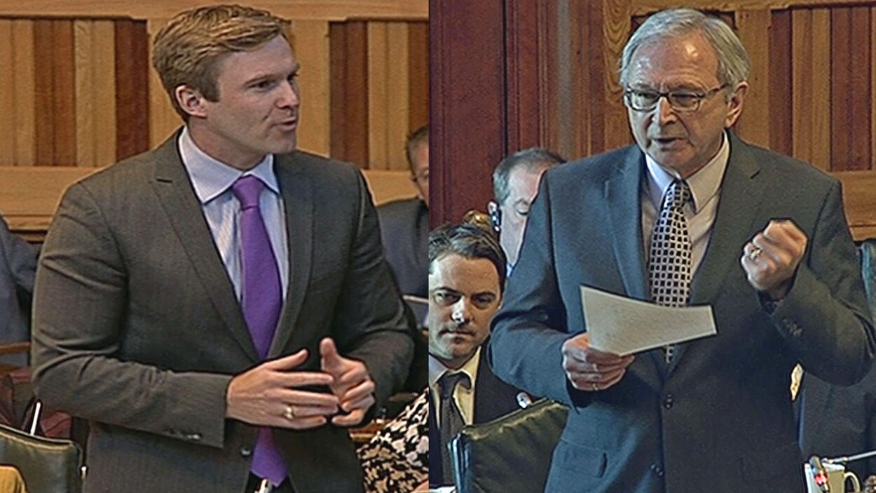 Le premier ministre Gallant et le chef de l'opposition, Blaine Higgs, ont eu de vifs échanges sur la privatisation de la gestion de l'Extra-Mural et de Télé-Soins, en Chambre, jeudi. Le premier ministre Gallant et le chef de l'opposition, Blaine Higgs, ont eu de vifs échanges sur la privatisation de la gestion de l'Extra-Mural et de Télé-Soins, en Chambre, jeudi.