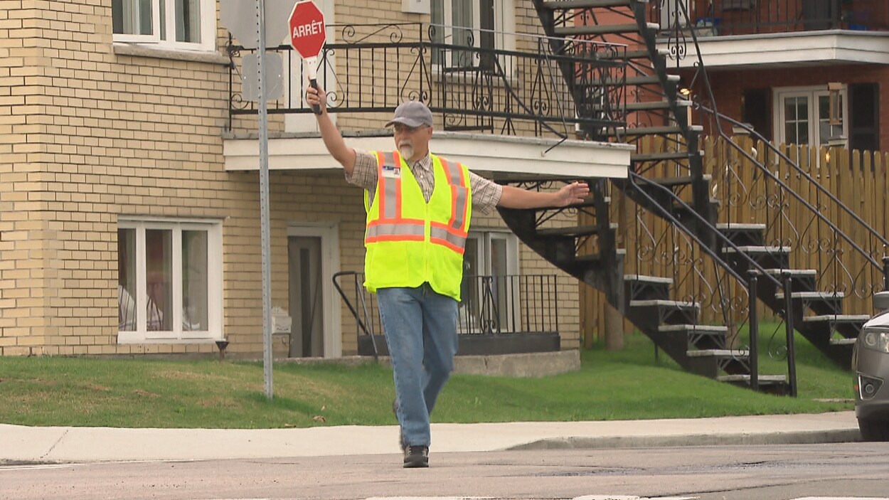 Un brigadier scolaire à Québec