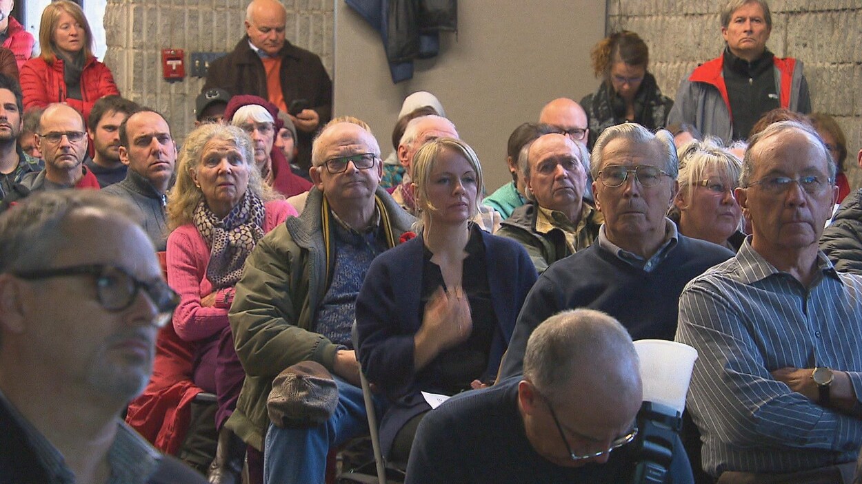 Environ 200 personnes ont assisté à la séance d'information sur le projet Val 8 Environ 200 personnes ont assisté à la séance d'information sur le projet Val 8