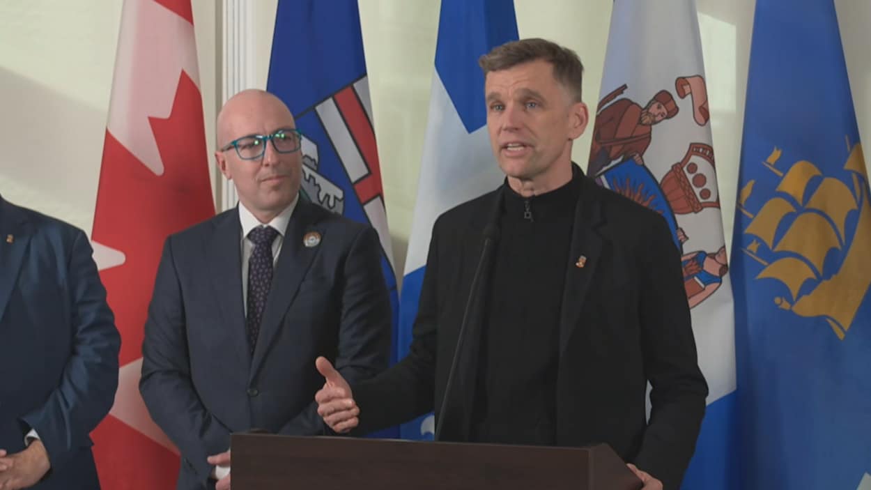 Transport en commun : Marchand salue la stratégie à long terme d’Edmonton