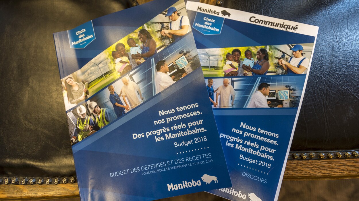 Les deux livres qui contiennent les informations relarives au budget 2018 du Manitoba. Les deux livres qui contiennent les informations relarives au budget 2018 du Manitoba.