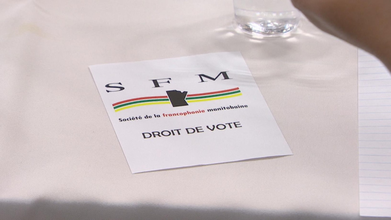 Un bulletin de vote de la Société de la francophonie manitobaine (SFM) Un bulletin de vote de la Société de la francophonie manitobaine (SFM)