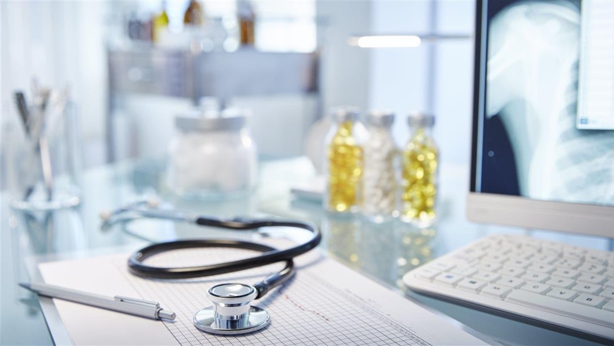 Un bureau de médecin. Un bureau de médecin.