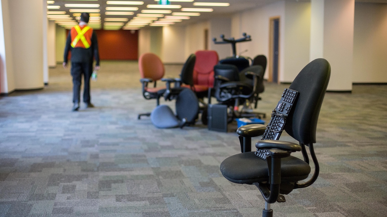 Un bureau vide.