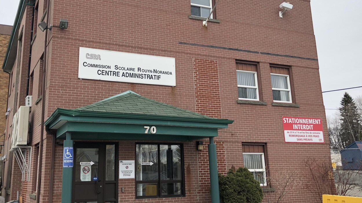Les bureaux administratifs de la Commission scolaire de Rouyn-Noranda. Les bureaux administratifs de la Commission scolaire de Rouyn-Noranda.
