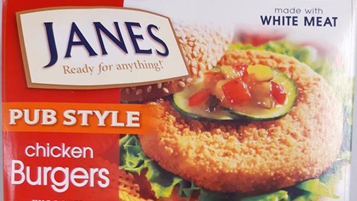 Le produit visé par ce rappel est identifié comme Janes Burgers de poulet Style Pub - Burgers de poulet panés non cuits 800 g 0 69299 12491 0.