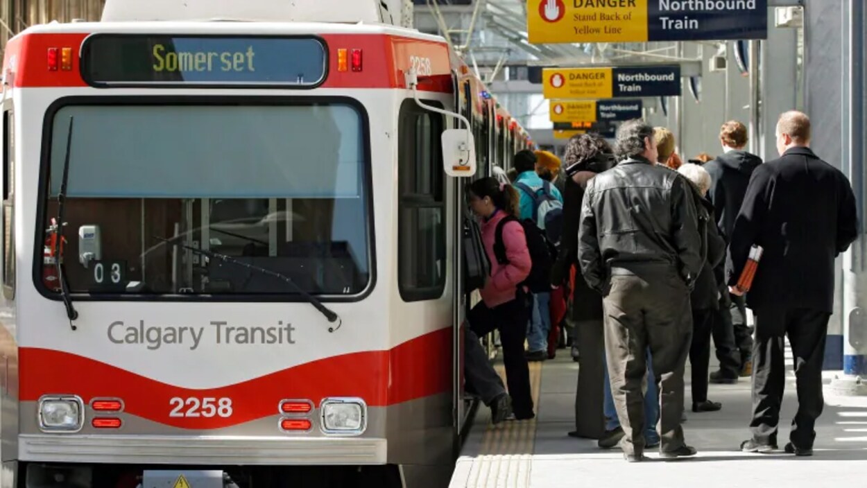 La police de Calgary s’attaque à bras-le-corps à la criminalité dans les transports