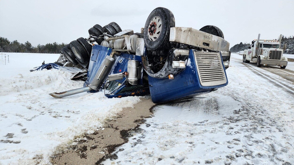 L’autoroute 401 fermée en direction est entre Belleville et Trenton