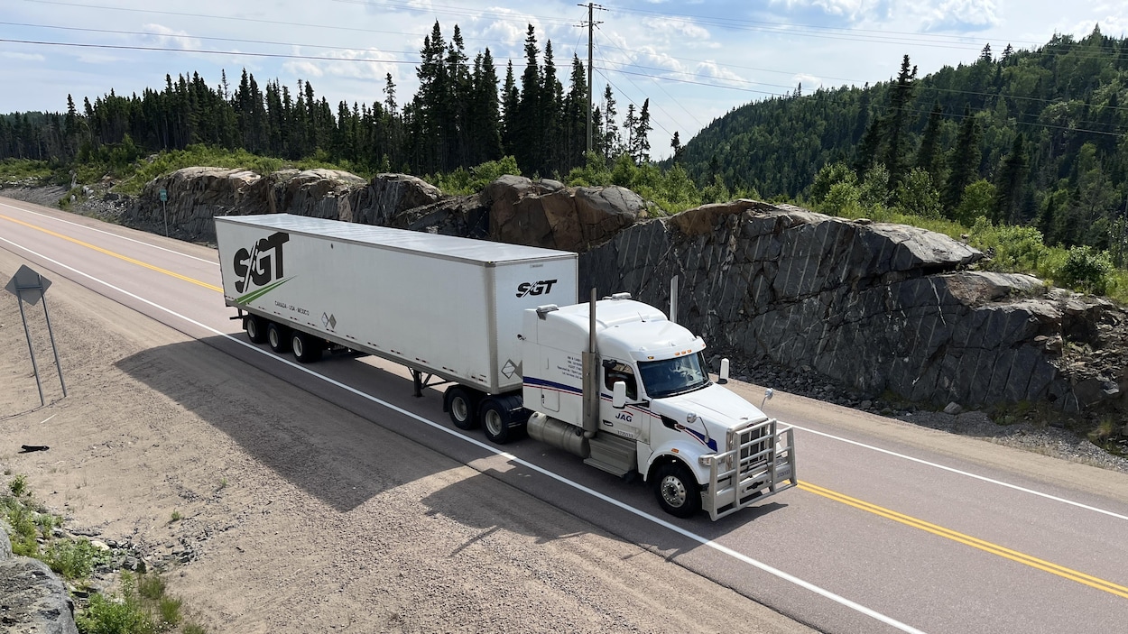 Des camionneurs demandent à Québec d’aller plus loin avec les « chauffeurs au rabais »