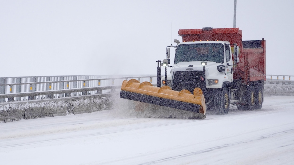 Une soirée dans la tempête avec un déneigeur à Rimouski