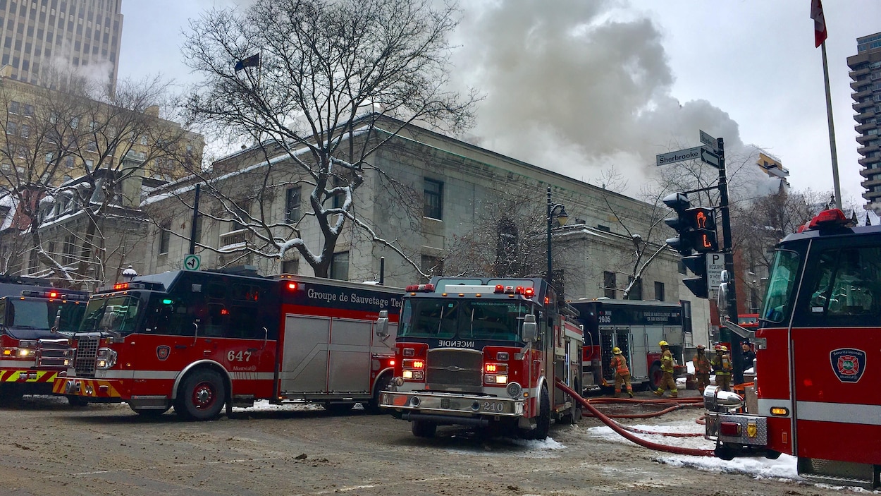 Incendie majeur au centreville de Montréal RadioCanada.ca