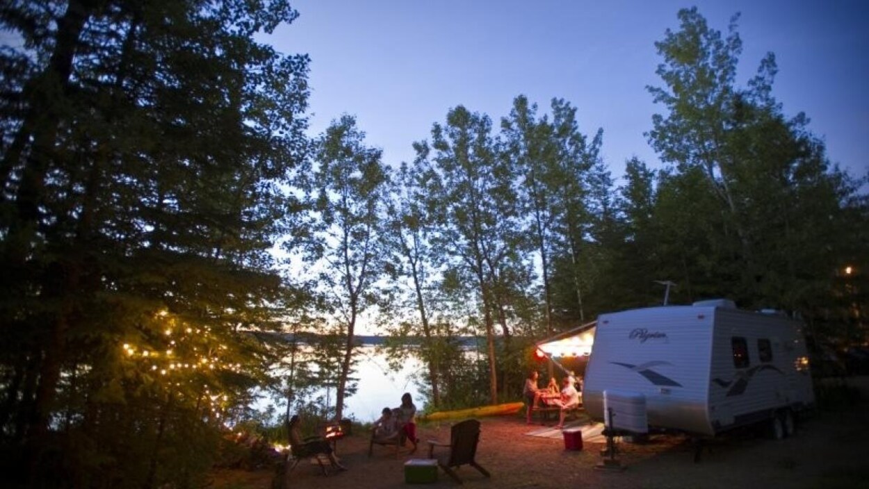 Un terrain de camping. Un terrain de camping.